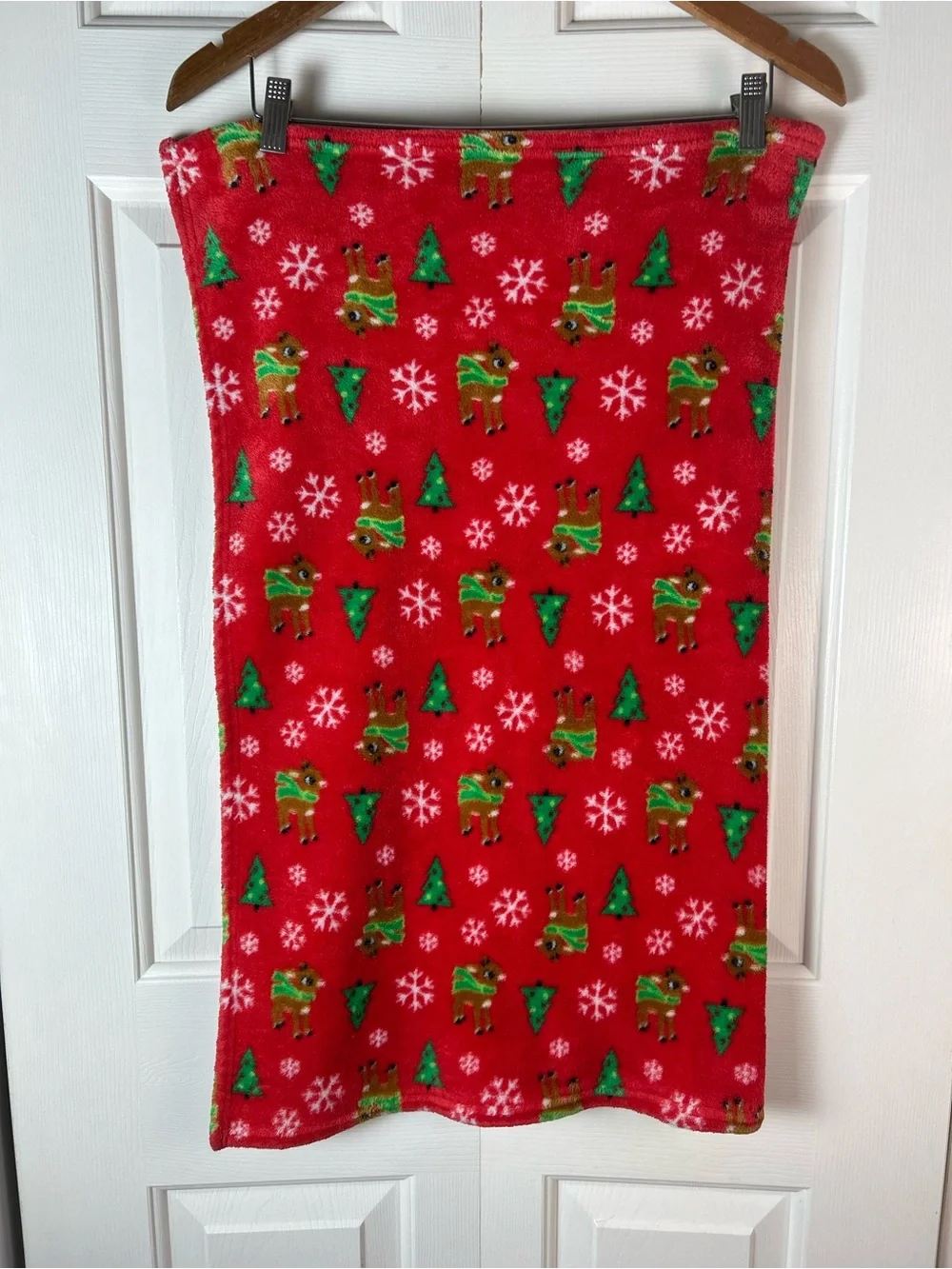 Rudolph the Red Nosed Reindeer Baby Blanket Snowflakes Christmas Tree Rashti
